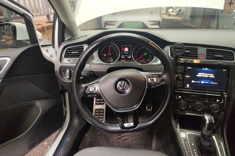 Used Volkswagen Golf Pure Electric 2020 Chari Steering Wheel