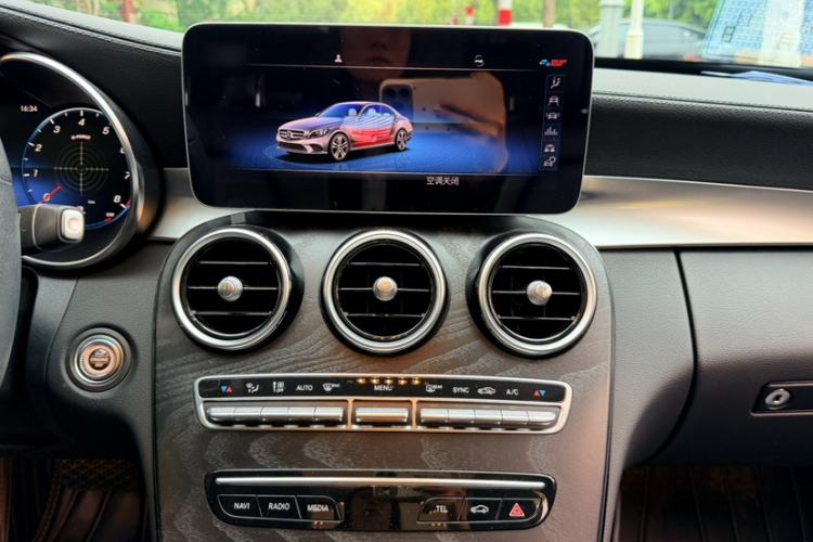 Used Mercedes-Benz C-Class 2019 Restyled C 260 L Sport Edition Audio And AC Panel