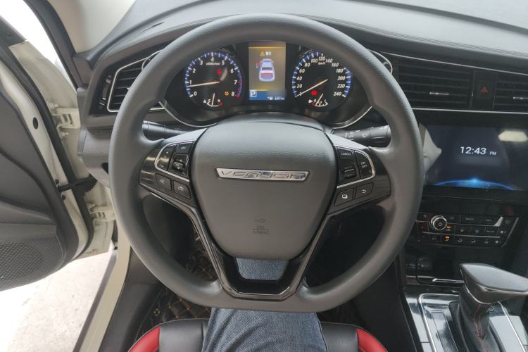 Used Venucia D60 2019 1.6L XL CVT Smart Connect Elite Edition
