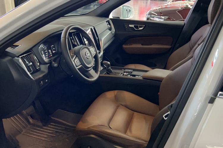 Used Volvo XC60 2021 T5 4x4 Smart Luxury Edition
