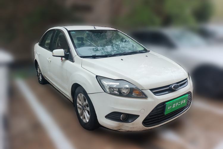 Used Ford Focus 2013 Sedan Classic 1.8L Automatic Base Model Front Right 45 Deg