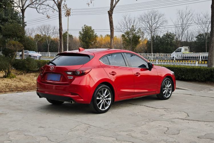 Used Mazda Mazda 3 Axela 2017 Hatchback 2.0L Automatic Sport Model China V Emission Standard
