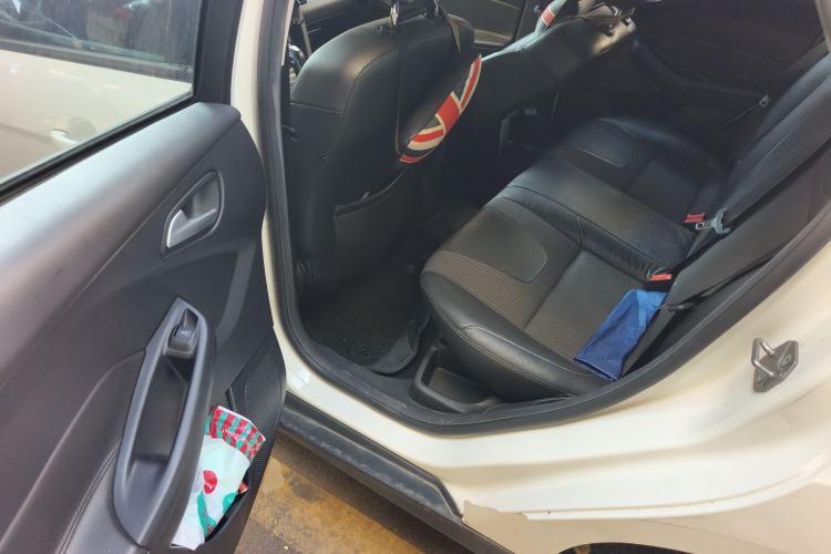 Used Ford Focus 2012 Hatchback 1.6L Automatic Fashion Edition