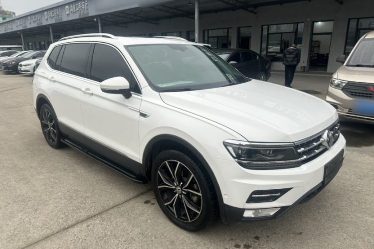 Used Volkswagen Tiguan L 2017 330TSI Automatic Two-Wheel Drive Flagship Edition Exterior 2