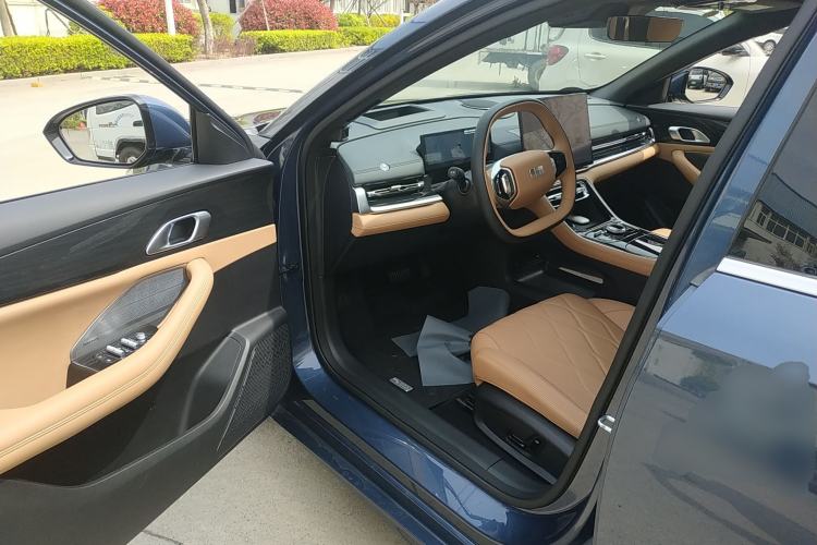 Used Geely Galaxy A7 2025 Model EM-i 150km Starship Edition Driver Seat