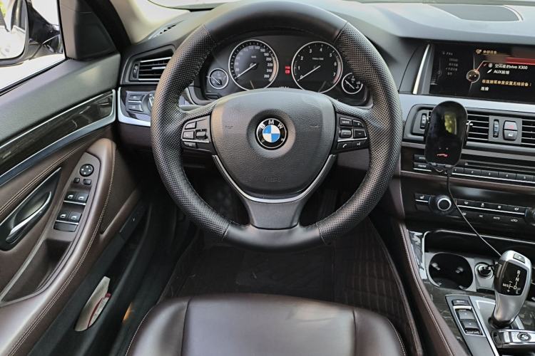 Used BMW 5 Series 2014 525Li Luxury Design Package
