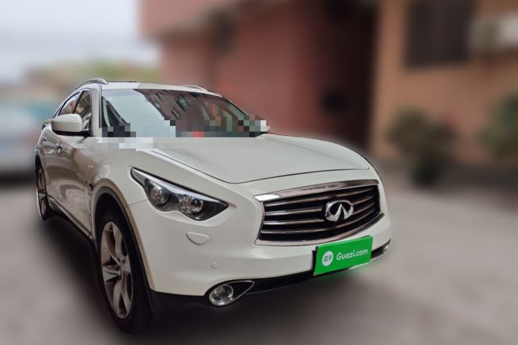 Used Infiniti QX70 2013 3.7L Standard Edition Front Right 45 Deg