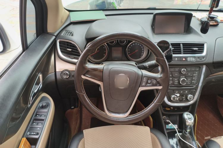 Used Buick Encore 2013 1.4T Automatic Two-Wheel Drive Leading Model Steering Wheel