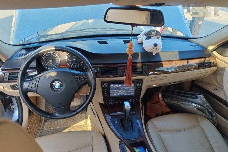 Used BMW 3 Series 2010 320i Sport Edition Center Console