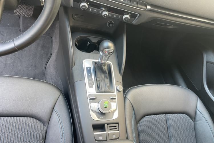 Used Audi A3 2020 Limousine 35 TFSI Fashion Edition China VI Emission Standard Interior 4