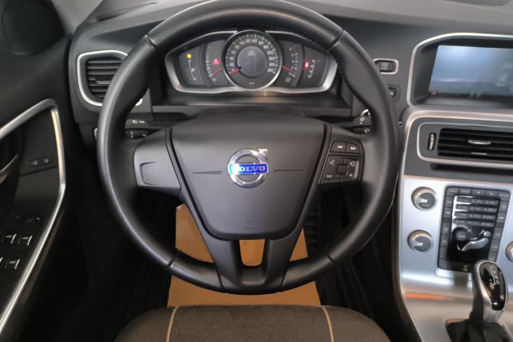 Used Volvo S60 2017 S60L T3 Smart Drive Edition Steering Wheel