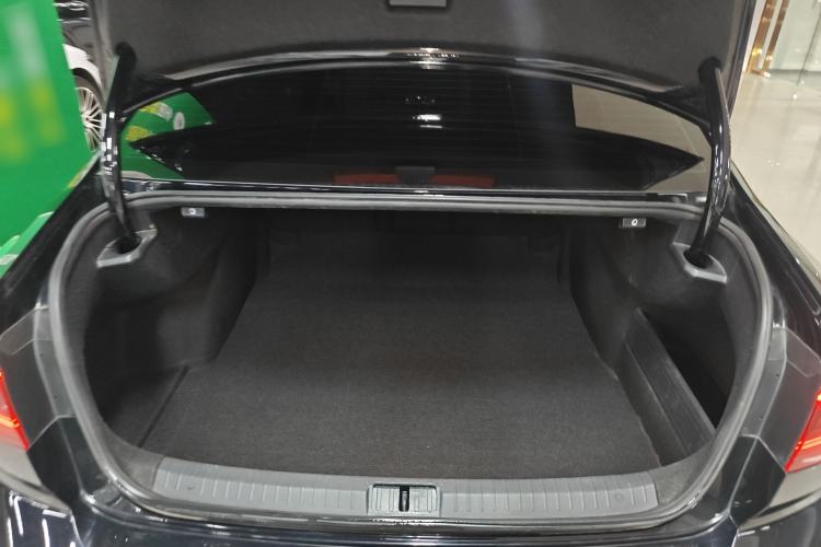 Used Volkswagen Magotan 2020 330TSI DSG Luxury Edition Trunk