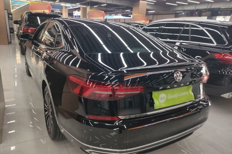 Used Volkswagen Passat 2019 330TSI Luxury Edition China VI Standard