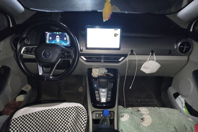 Used BYD Yuan Pro 2023 401 km Deluxe Version Center Console