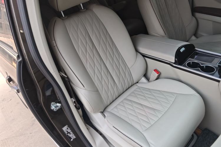 Used Buick GL8 2021 Land Cruiser Executive Class 652T Luxury Model Right Front Seat