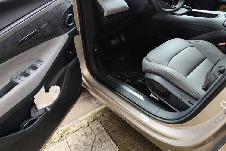 Used Lynk & Co 08 EM-P 2025 245km Ultra-Long Range Halo
