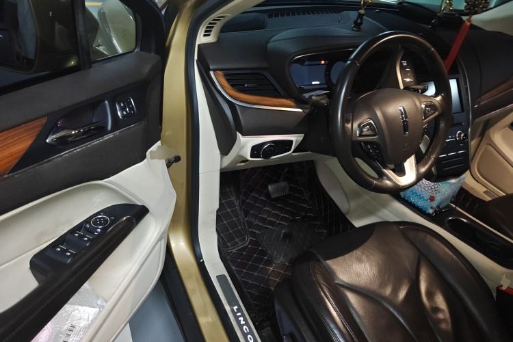 Used Lincoln MKC 2014 2.0T Two-Wheel-Drive Luxury Edition Driver Seat