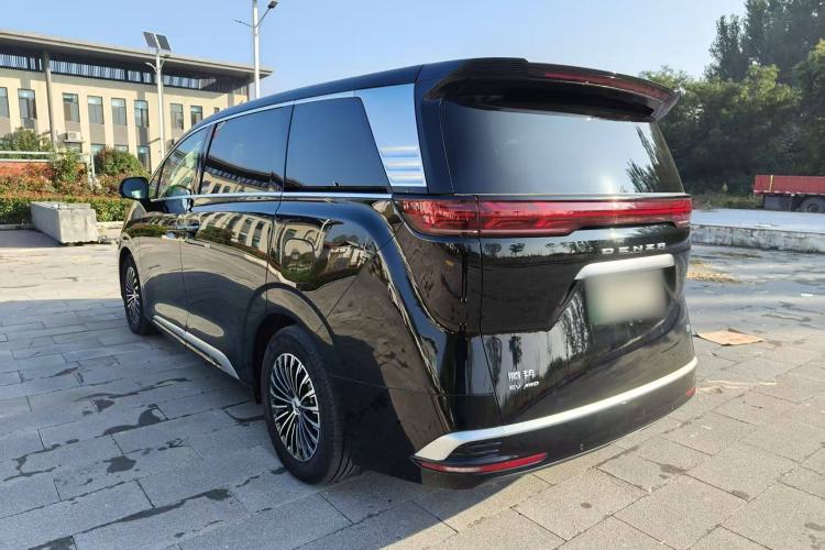 Used Denza D9 2022 EV 600 Four-Wheel Drive Prestige Model