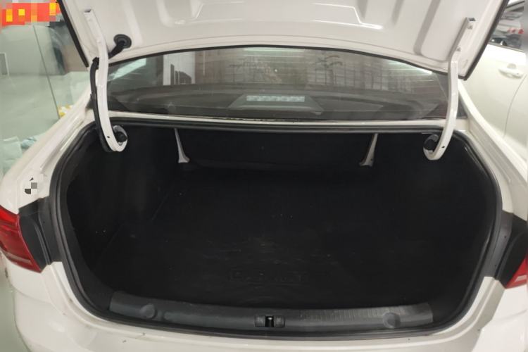 Used Volkswagen Lavida 2018 Classic 1.5L Automatic Fashion Edition China VI Standard Trunk