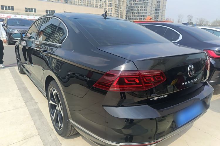 Used Volkswagen Magotan 2025 Revised Version Zhongxiang Edition 330TSI DSG Luxury Trim Exterior 2