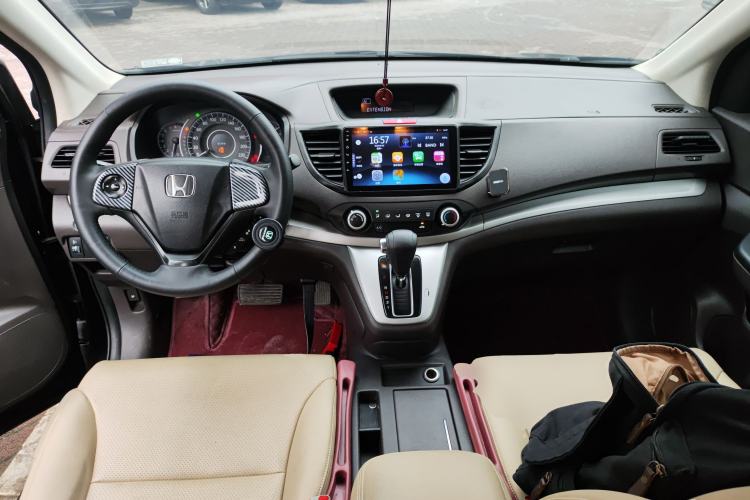 Used Honda CR-V 2012 2.0L two-wheel drive urban version Center Console