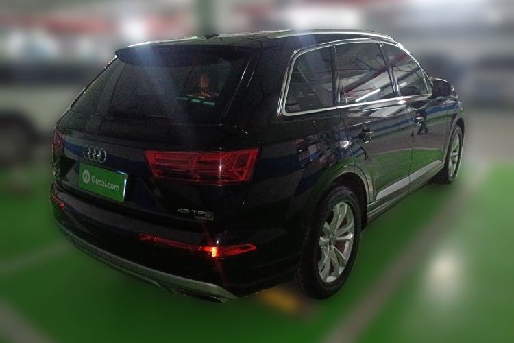 Used Audi Q7 2018 45 TFSI Technology Edition Rear Right 45 Deg