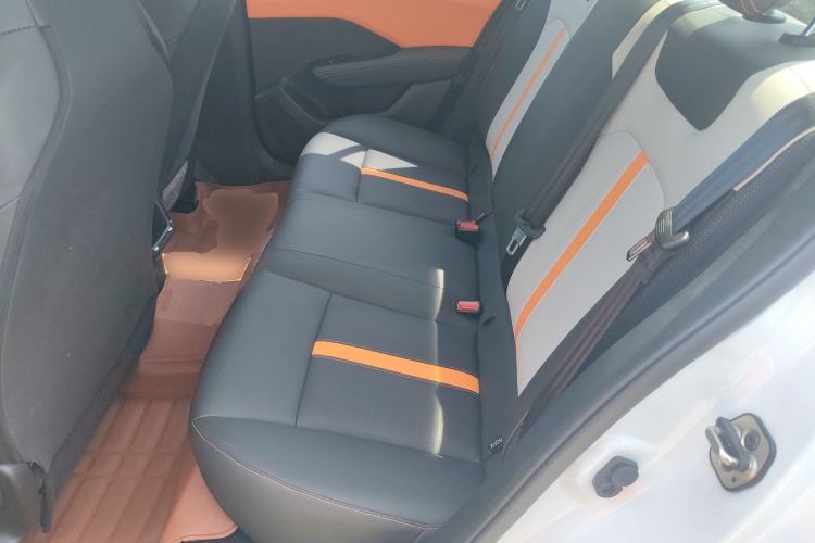 Used Dongfeng Aeolus Yixuan 2023 Mach Edition 1.5L Automatic Chasing Wind Version Left Rear Seat