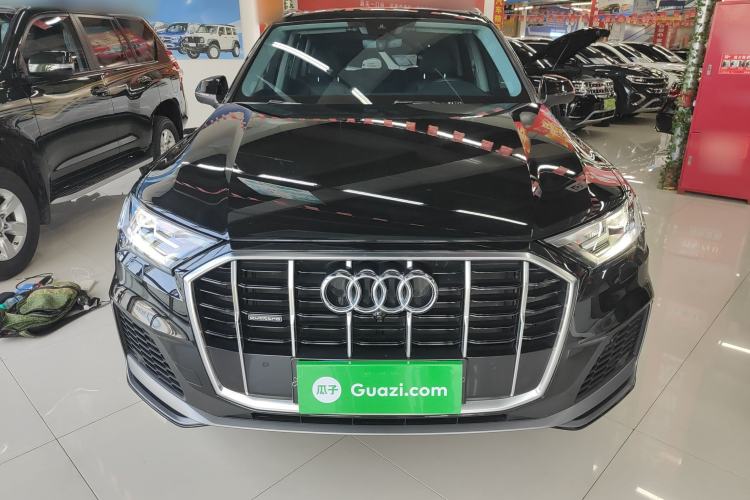 Used Audi Q7 2022 55 TFSI quattro S line Sport model
