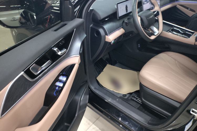 Used Chery Tiggo 8 L 2025 Model 2.0T Two-Wheel Drive Changhong Edition—5 Seaters