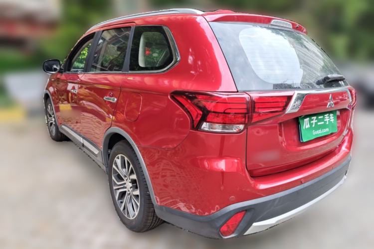 Used Mitsubishi Outlander 2016 2.4L 4x4 Luxury Edition 7-Seater