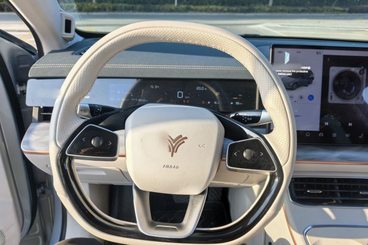 Used NETA L 2024 Extended-Range 310 Flash-Charge Red Edition
