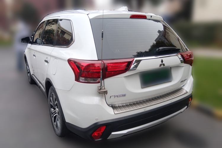 Used Mitsubishi Outlander 2018 2.4L 4x4 Prestige Edition 7 Seats Rear Left 45 Deg