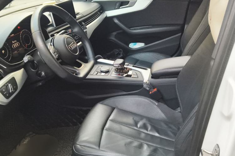 Used Audi A4L 2019 40 TFSI Fashion Edition China VI Emission Standard
