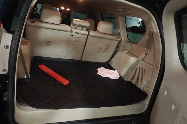 Used Toyota Prado 2010 2.7L Automatic Deluxe Edition Trunk