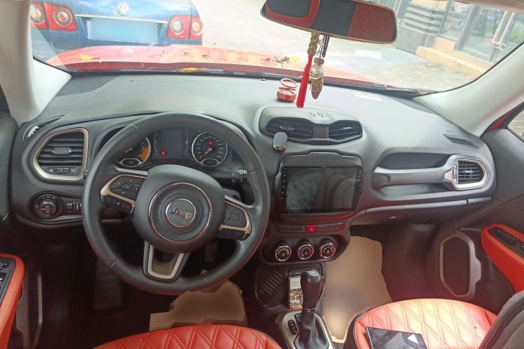 Used Jeep Renegade 2017 180T Automatic High-Energy Version Center Console