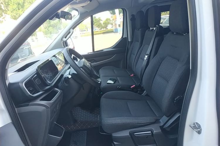Used Ford Transit 2023 2.0T Diesel Manual Multifunction Commercial Vehicle Short Wheelbase Low Roof 5/6 Seats
