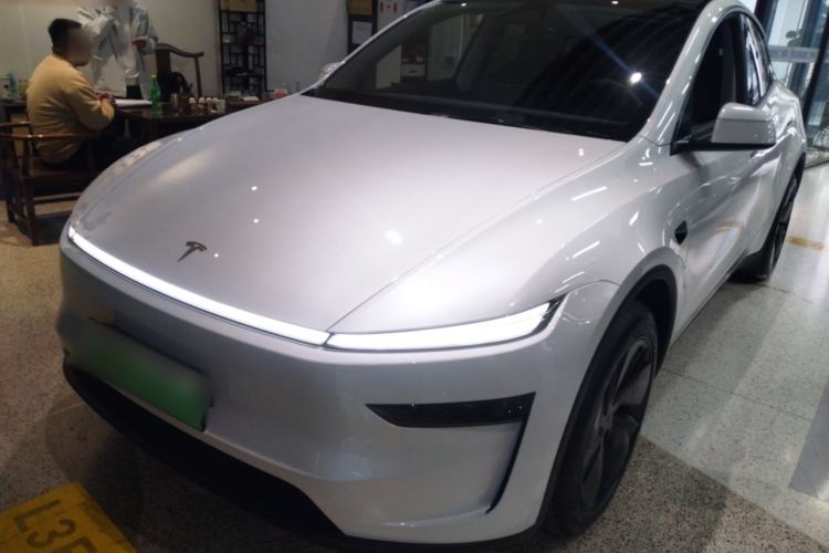 Used Tesla Model Y 2025 Rear-Wheel-Drive Version