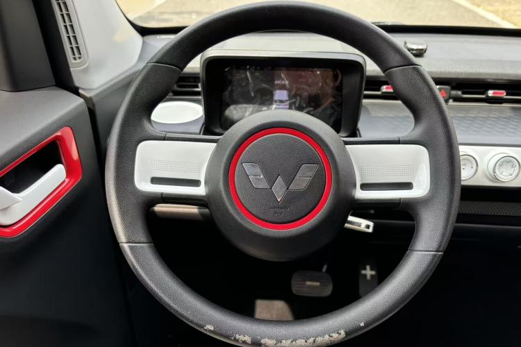 Used Wuling Hongguang MINIEV 2022 GAMEBOY 300km Enthusiast Model with Lithium Iron Phosphate Interior 5