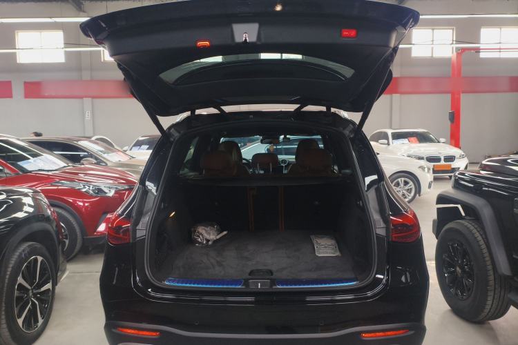 Used Mercedes-Benz GLC 2023 GLC 260 L 4MATIC Dynamic Edition 5-seater