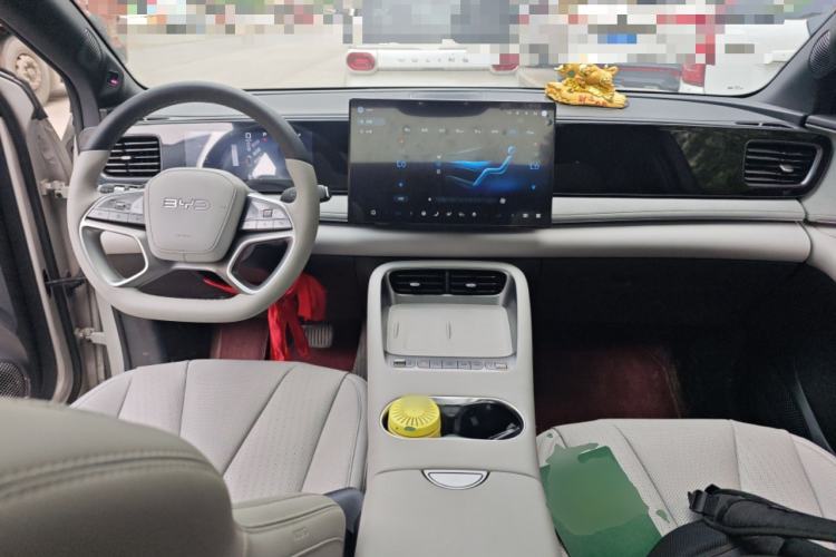Used BYD Sealion 06 New Energy 2025 Model EV 605 Navigation Pro Edition Center Console
