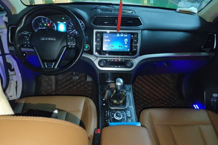 Used Haval H6 Coupe 2016 Blue Label 1.5T Manual Two-Wheel Drive Elite Model Center Console