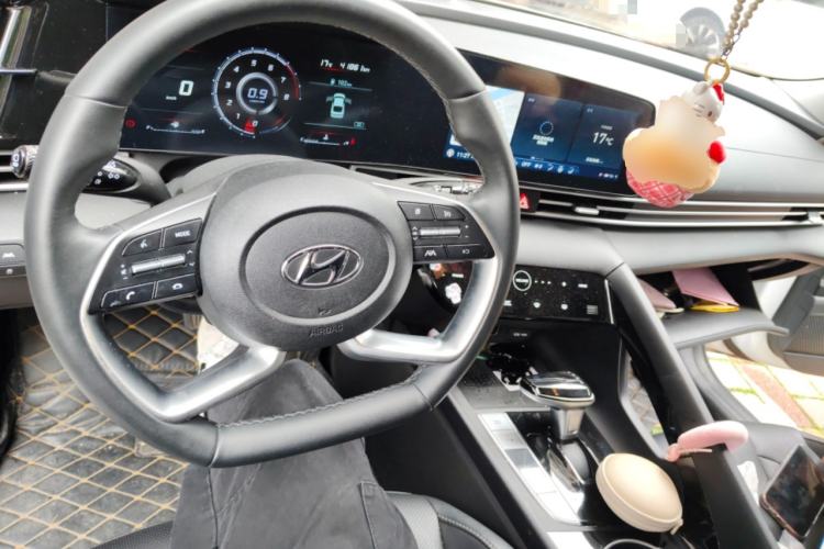 Used Hyundai Elantra 2022 1.5L CVT LUX Prestige Edition
