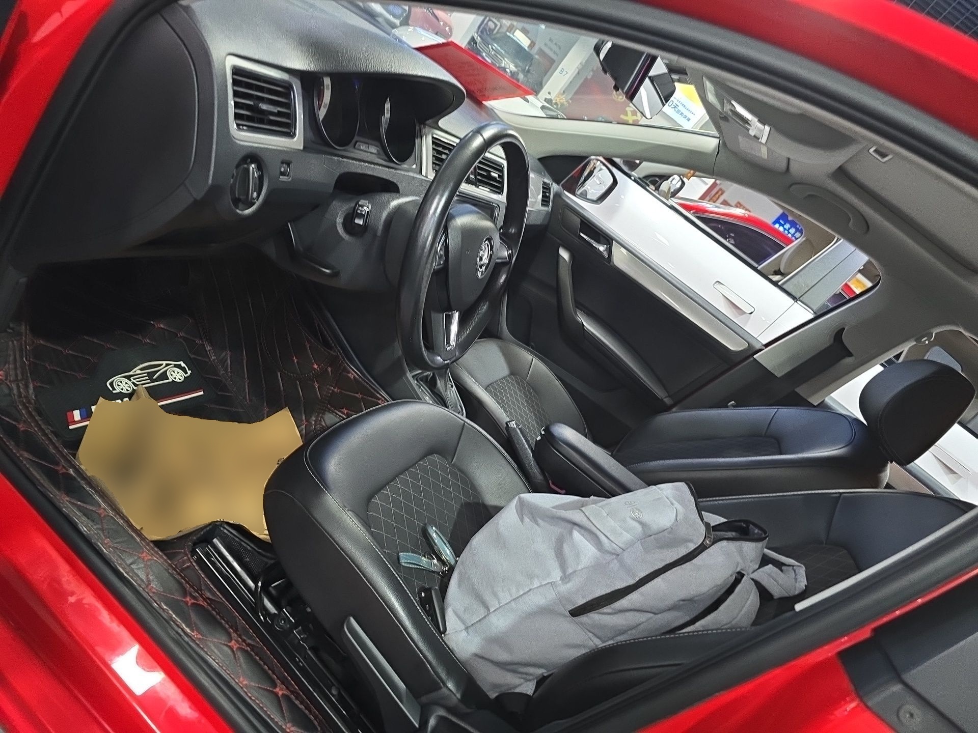 Переднее сиденье в автомобиле