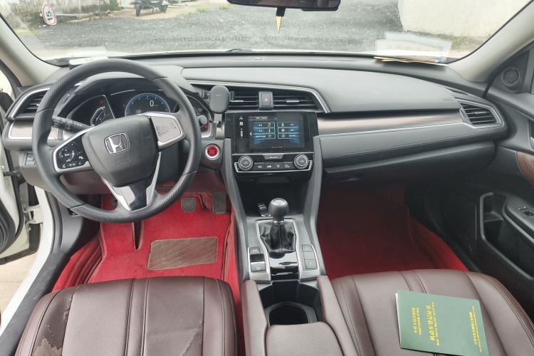 Used Honda Civic 2019 220TURBO Manual Jinkong Edition China VI Center Console