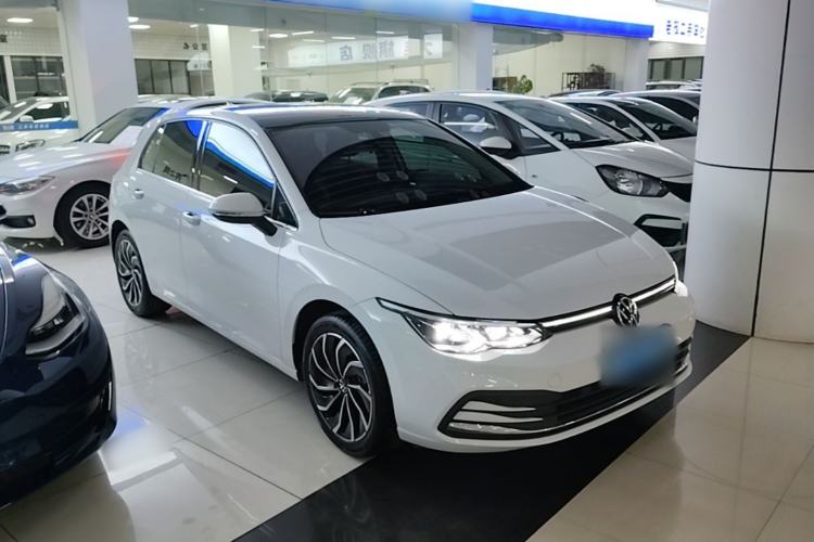 Used Volkswagen Golf 2023 280TSI DSG Pro Front Right 45 Deg