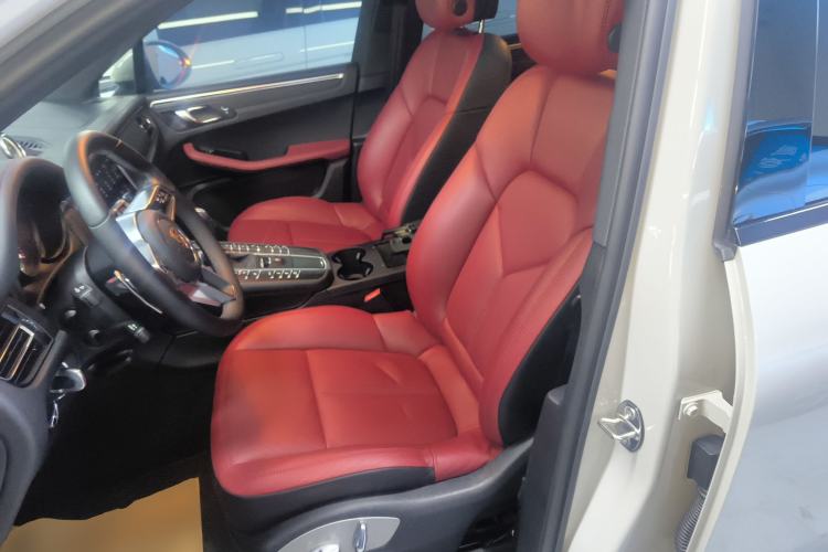 Used Porsche Macan 2021 Macan 2.0T Left Front Seat