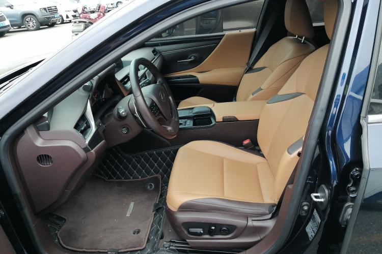 Used Lexus ES 2020 200 Excellence Edition Left Front Seat