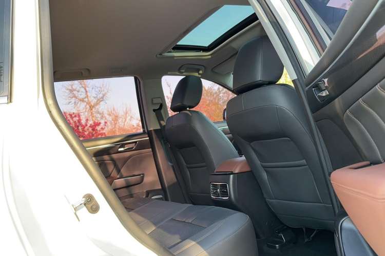 Used GAC Trumpchi GS7 2017 280T Two-Wheel Drive Luxury Model
