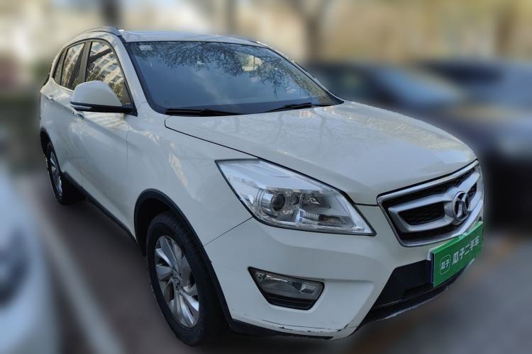 Used BAIC Senova X65 2015 2.0T automatic comfort version Front Right 45 Deg