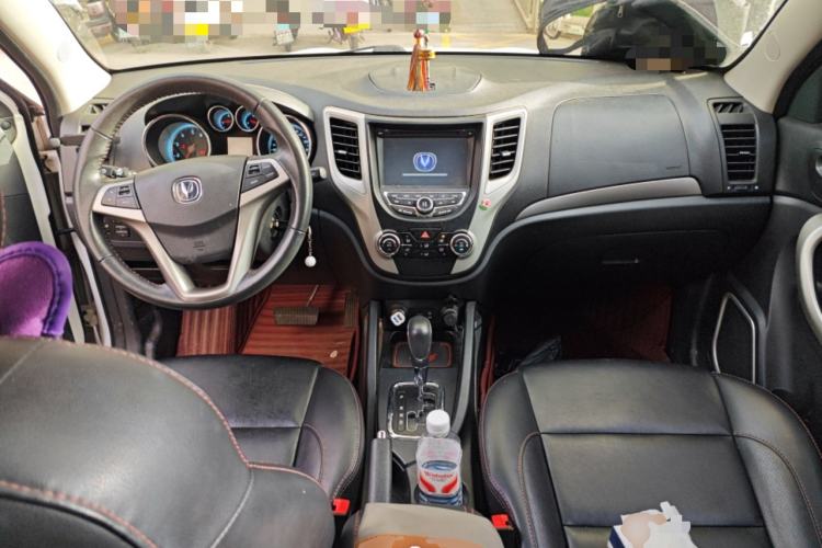 Used CHANGAN CS35 2014 1.6L Automatic Luxury Model China IV Standard Center Console